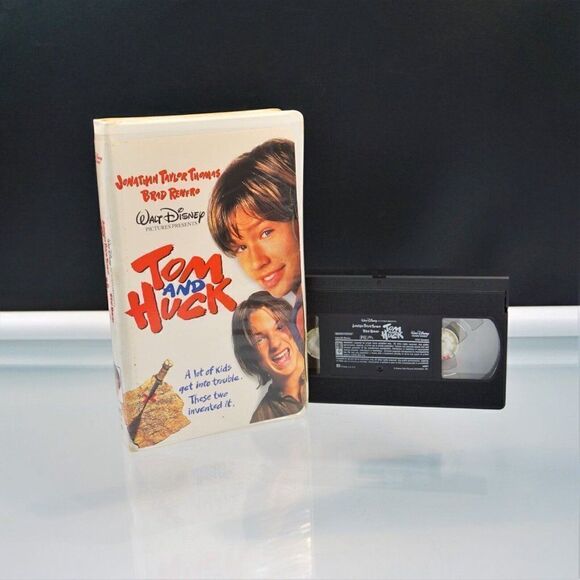 Tom and Huck VHS 1996 Clamshell Walt Disney Movie Jonathan Taylor Thomas - Picture 2 of 5